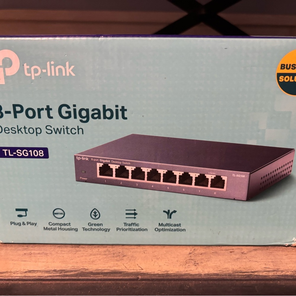 TP-Link 8-Port Gigabit Desktop Switch - Gray